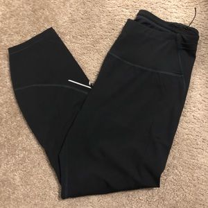 SIZE L ALL MOTION LEGGINGS W/POCKETS